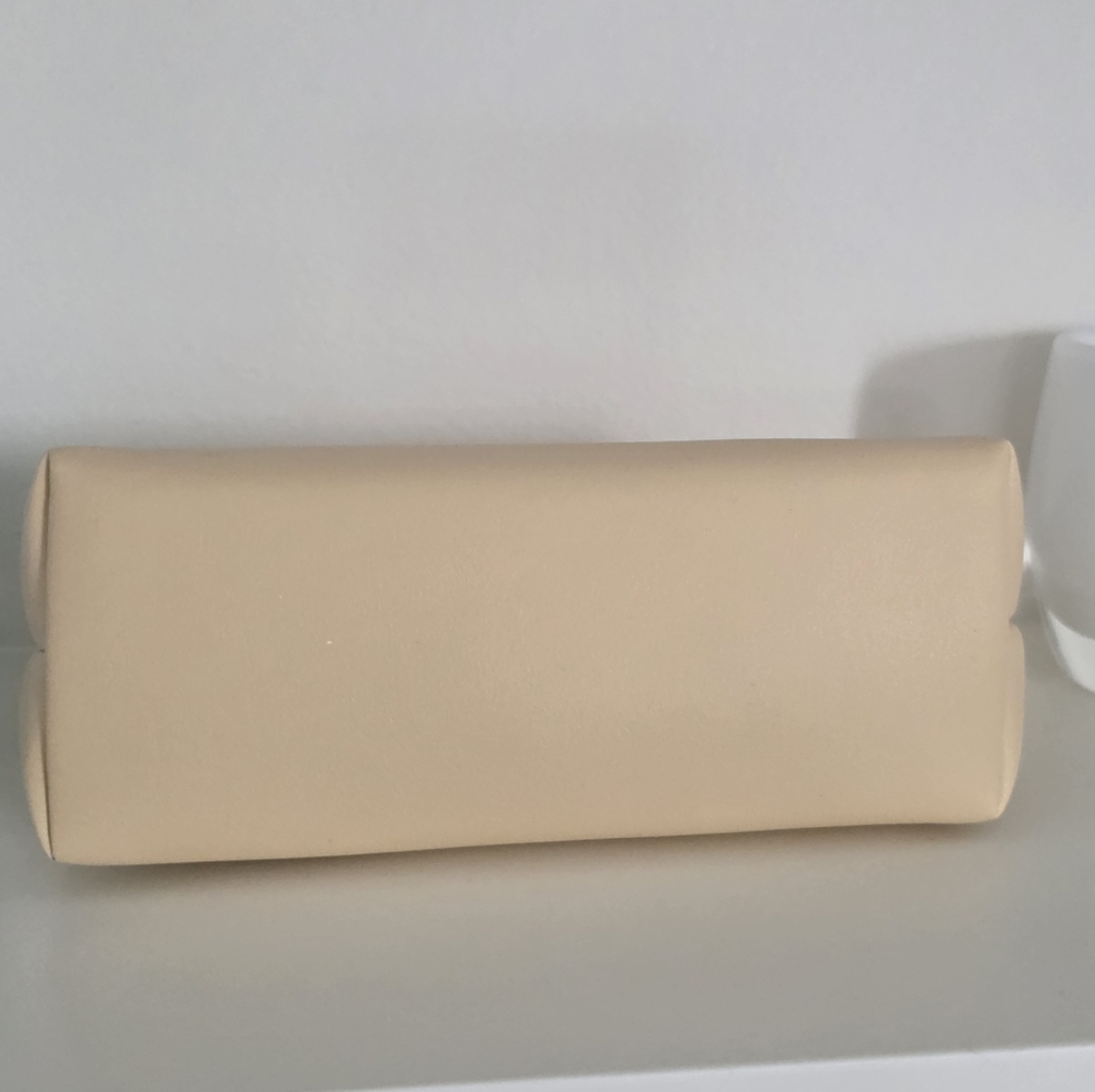 Bvlgari Beige Cosmetic Toiletry Bag BRAND NEW - Picture 6 of 7